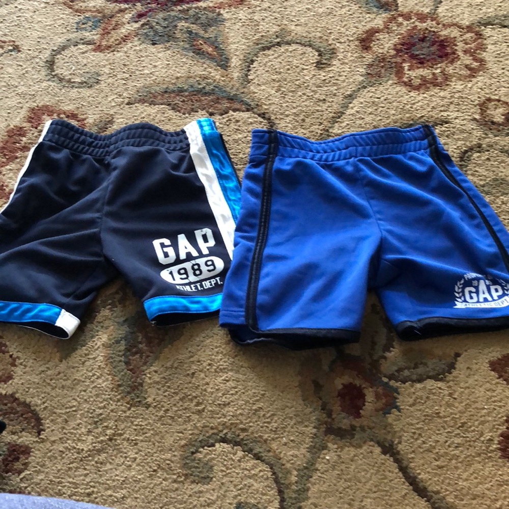 Gap boys shorts 12-18 months